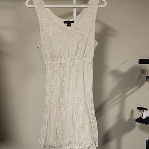 ⭐ QED London Cream Lace Mini Dress